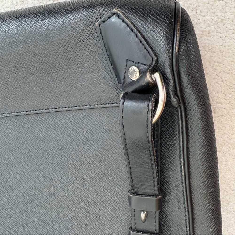 Louis Vuitton Taiga Leather Cassiar Backpack - Picture 15 of 16